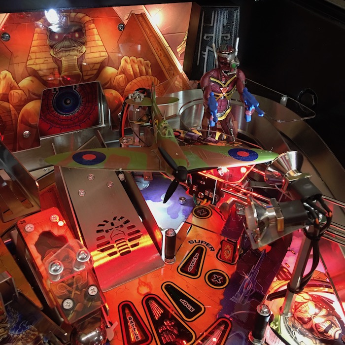 iron-maiden-pinball-illuminated-war-plane.jpg